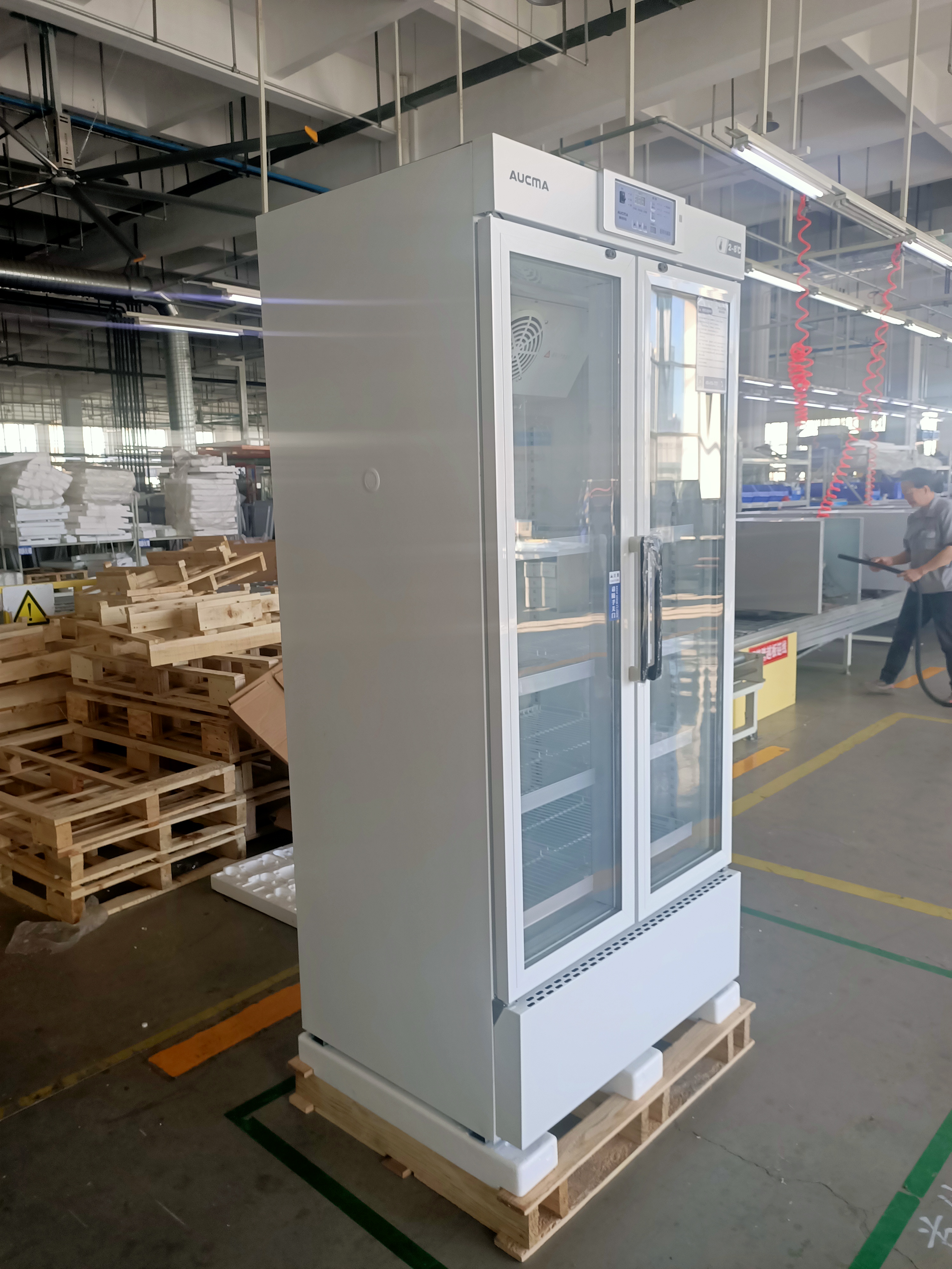 YC-626 2-8℃ 626L Forced Air Cooling System China Pharmacy Refrigerator