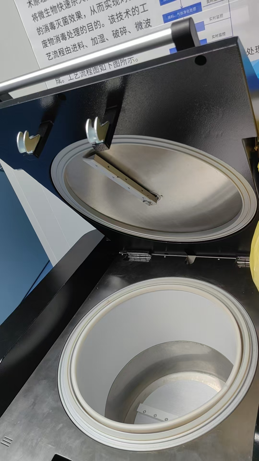 ​Microonde/autoclavi per rifiuti sanitari con trituratore integrato